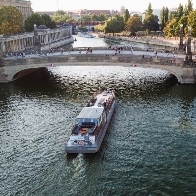 Linienfahrten Seminarschiff